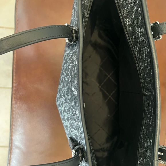 Michael Michael KoRs Jet Set Top Zip Tote - Picture 5 of 10